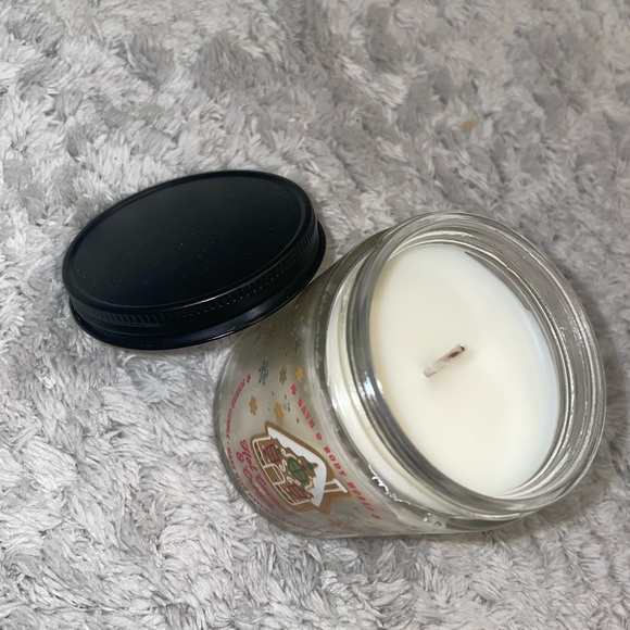 BBW single wick candle limited editok hot cooca and cream - Picture 4 of 4